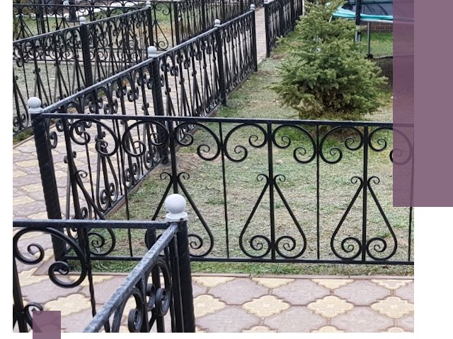 Кованые газонные ограждения под ключ в Алексеевке